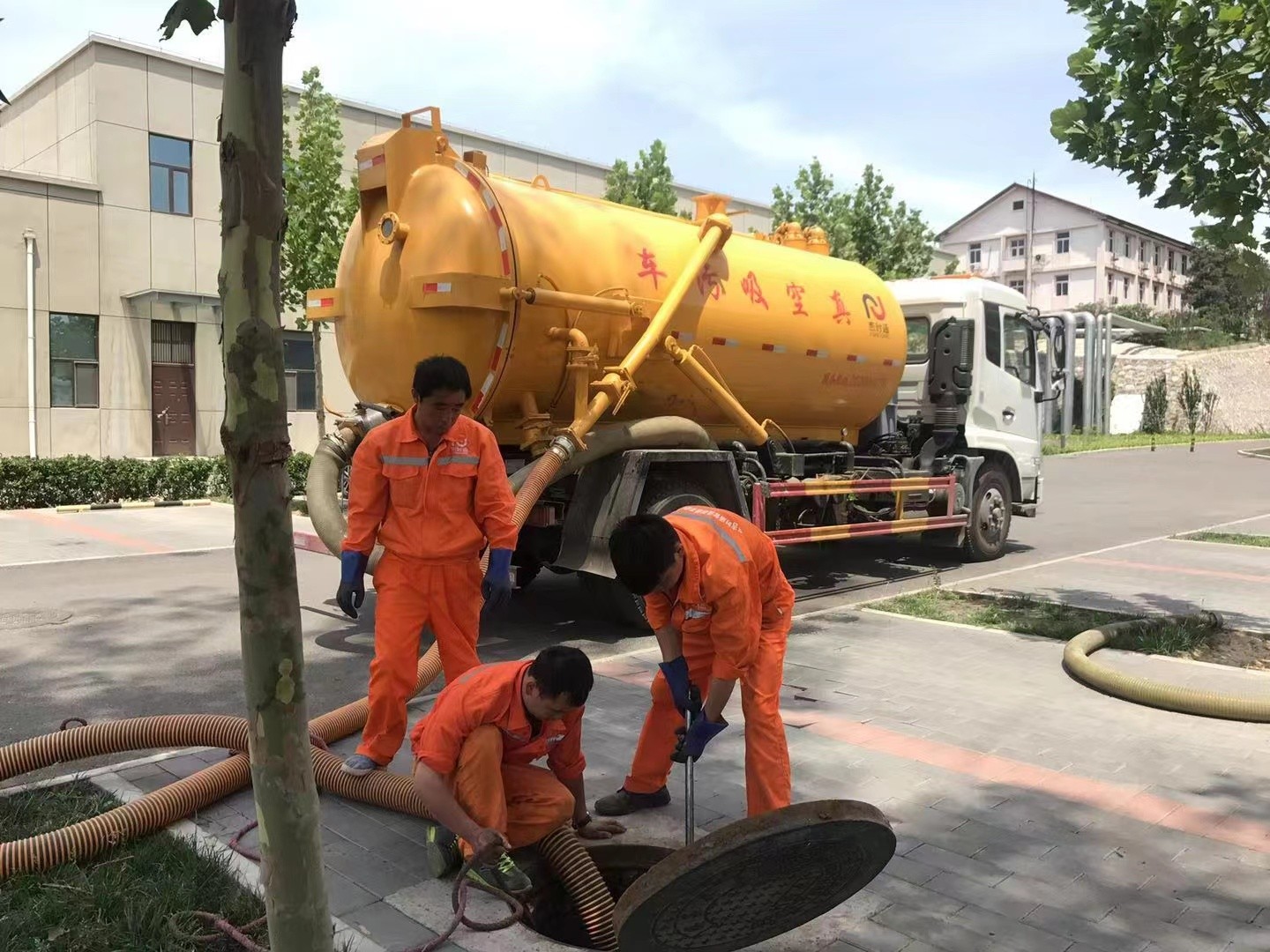 遂川化粪池清理与5-8吨吸粪车施工效率分析